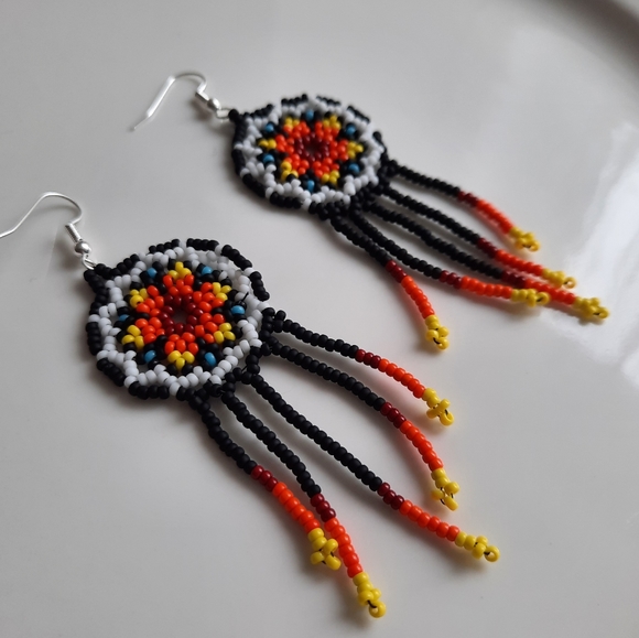 Handmade dangle earrings - Picture 3 of 3